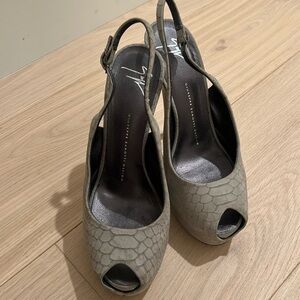 Giuseppe Zannoti platform grey heels